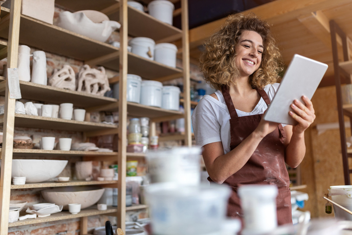 5 Ways Shopping Local Helps You Achieve Your 2026 Goals